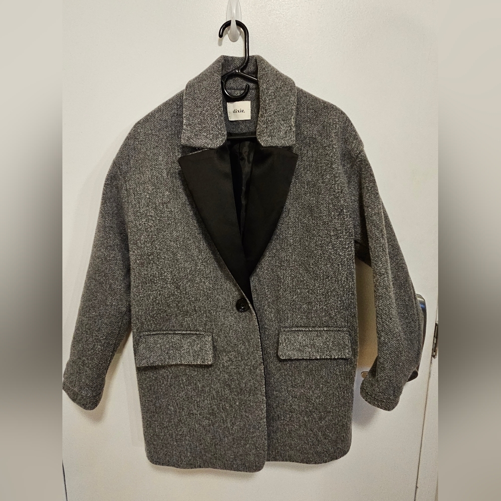 Blazer with tuxedo peak lapels